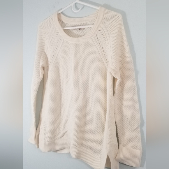 LOFT Ann Taylor Knit Sweater. Sleeve & Hemline Slits. Crew Neck. Size M. EUC. - Picture 2 of 6